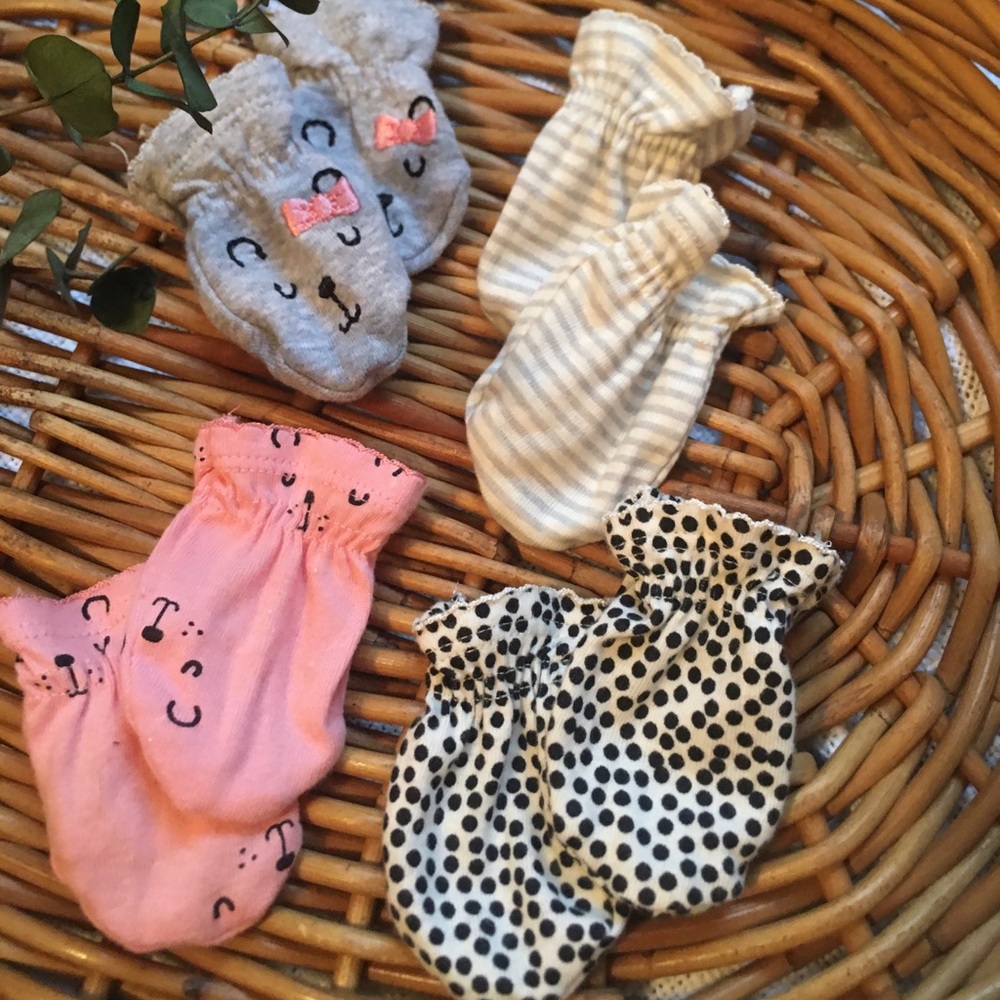 NWT Carter’s gloves